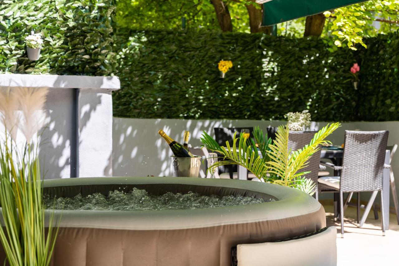 Oasis Luxury Apartment With Terrarce And Jacuzzi Spalato Esterno foto