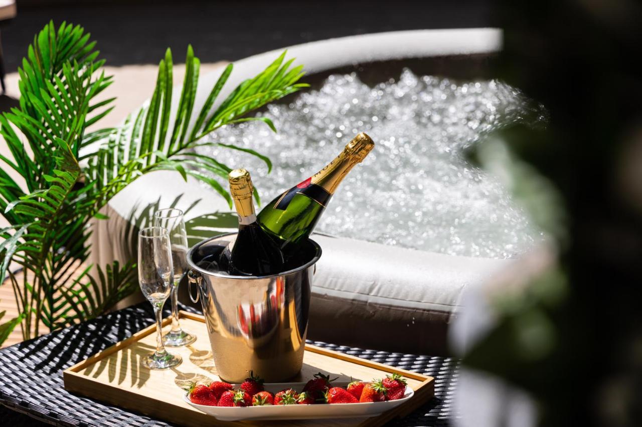 Oasis Luxury Apartment With Terrarce And Jacuzzi Spalato Esterno foto