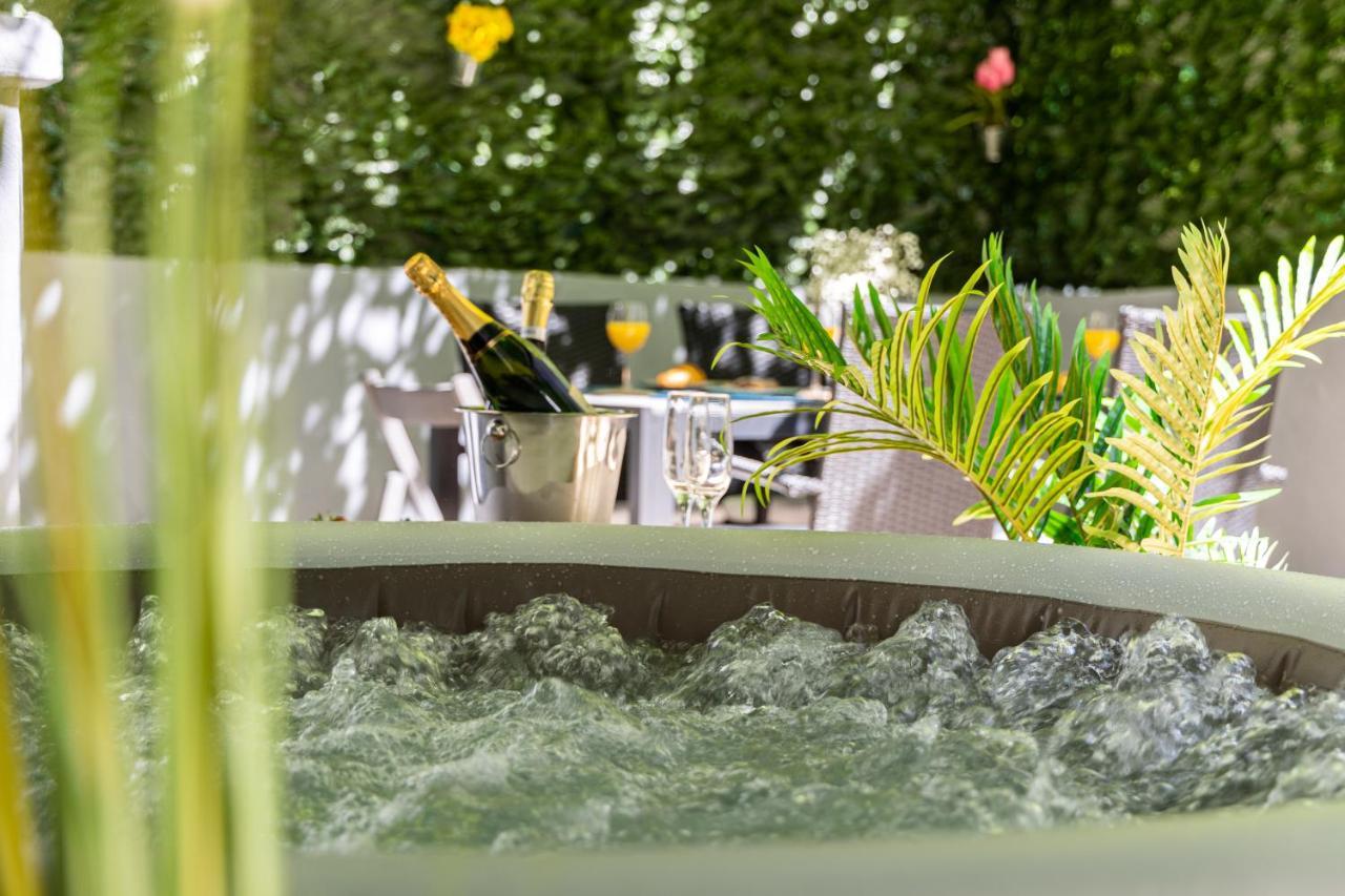 Oasis Luxury Apartment With Terrarce And Jacuzzi Spalato Esterno foto