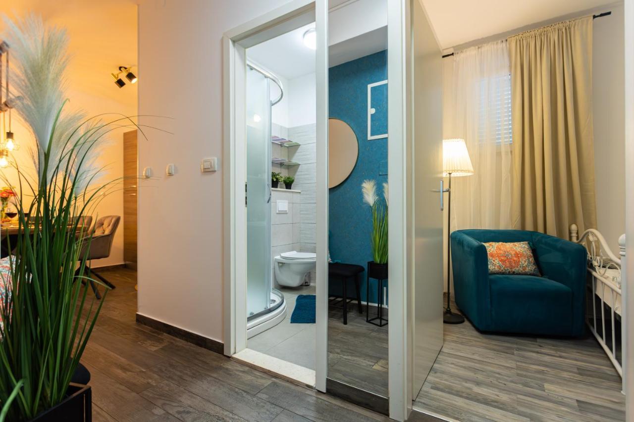 Oasis Luxury Apartment With Terrarce And Jacuzzi Spalato Esterno foto