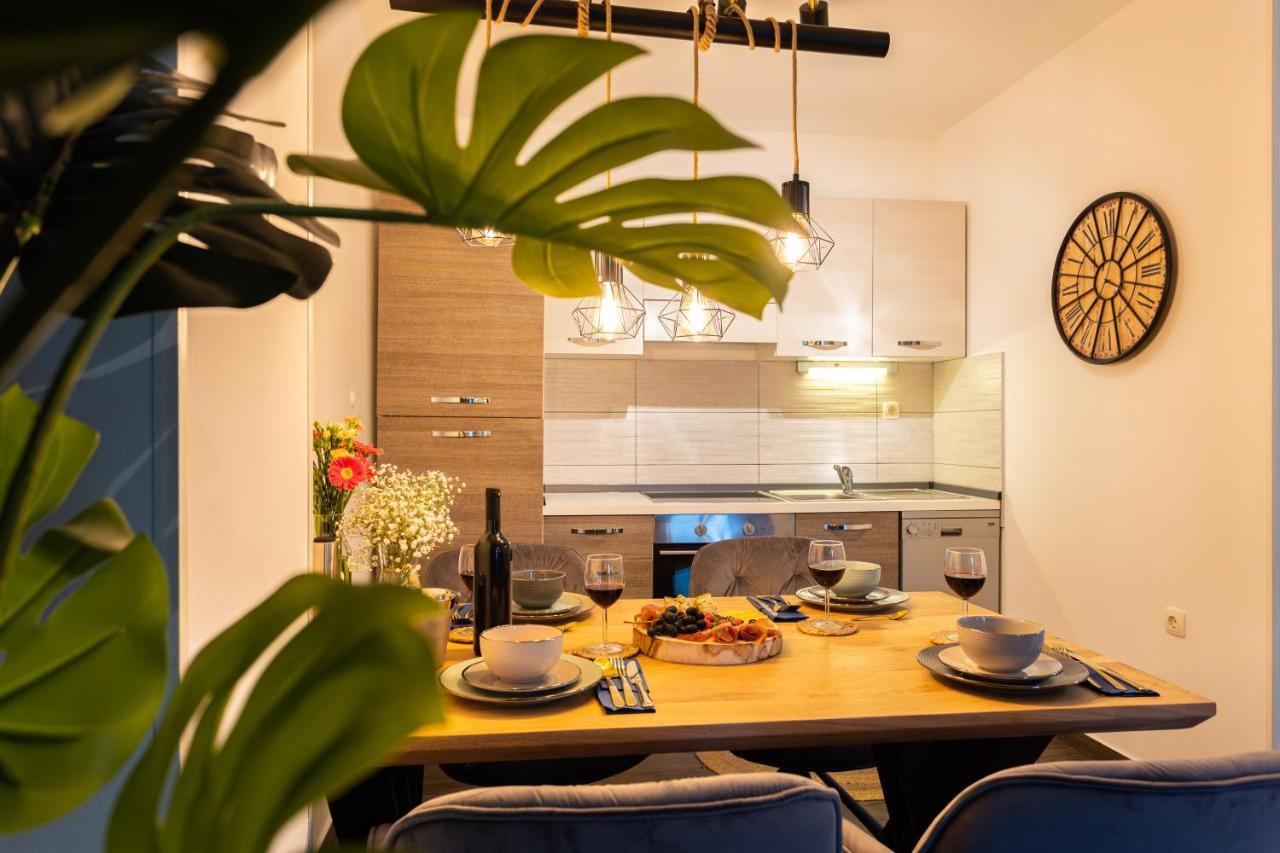 Oasis Luxury Apartment With Terrarce And Jacuzzi Spalato Esterno foto