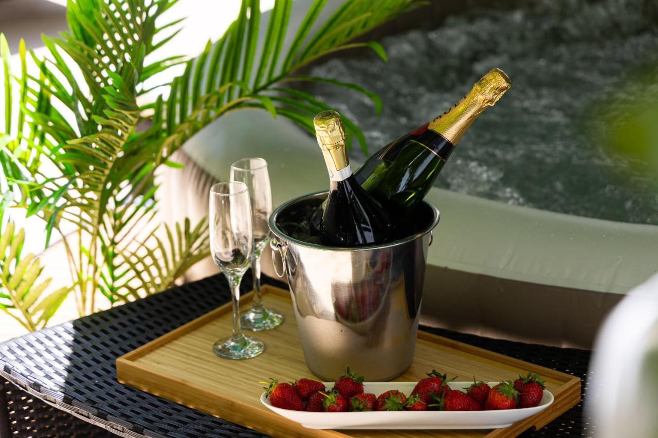 Oasis Luxury Apartment With Terrarce And Jacuzzi Spalato Esterno foto